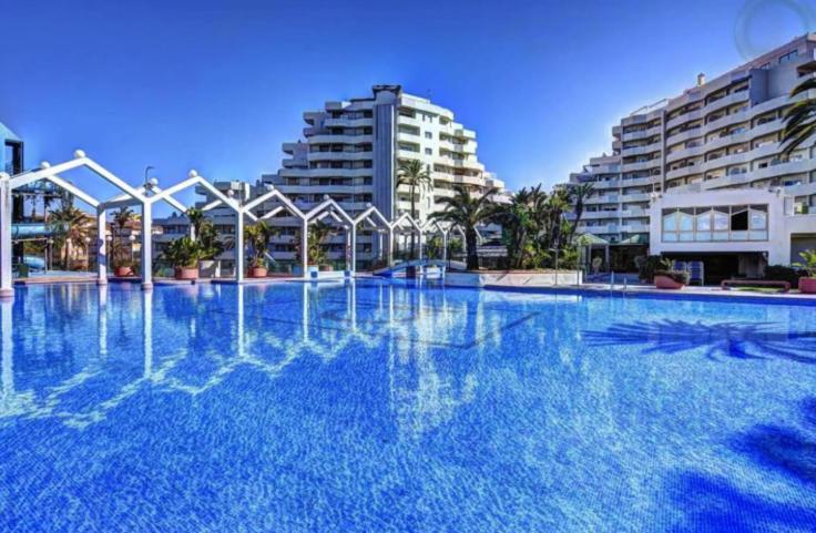 Benal Beach Suite, Parque Acuatico Y Vistas Al Mar Бенальмадена Экстерьер фото