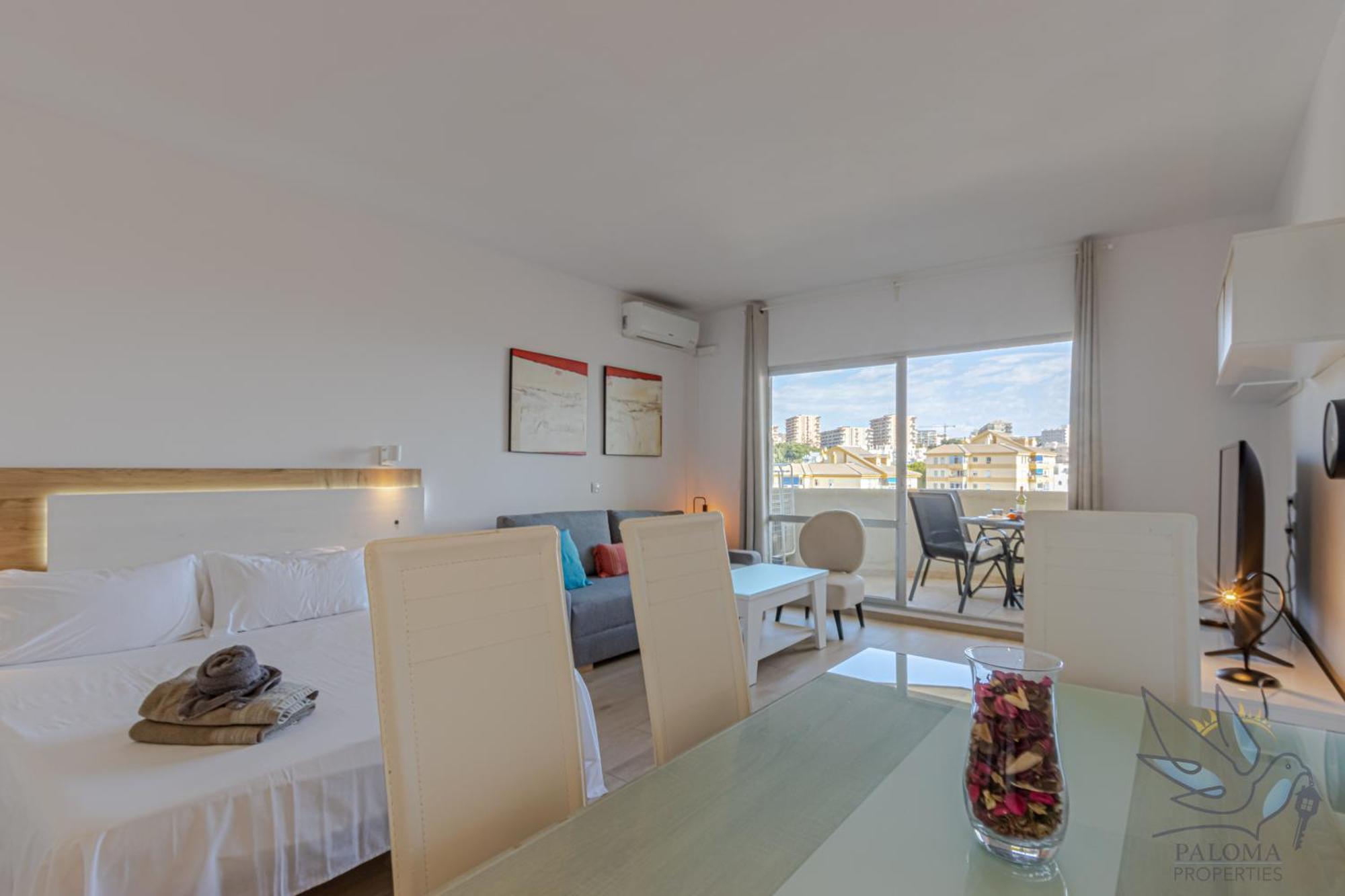 Benal Beach Suite, Parque Acuatico Y Vistas Al Mar Бенальмадена Экстерьер фото