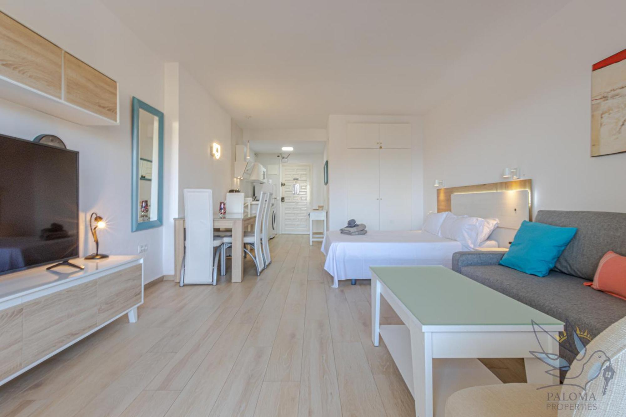 Benal Beach Suite, Parque Acuatico Y Vistas Al Mar Бенальмадена Экстерьер фото